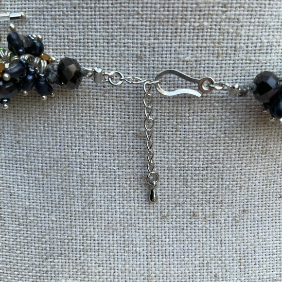 Beaded and Double Pearls Necklace, 18-19” adj. - Picture 5 of 10